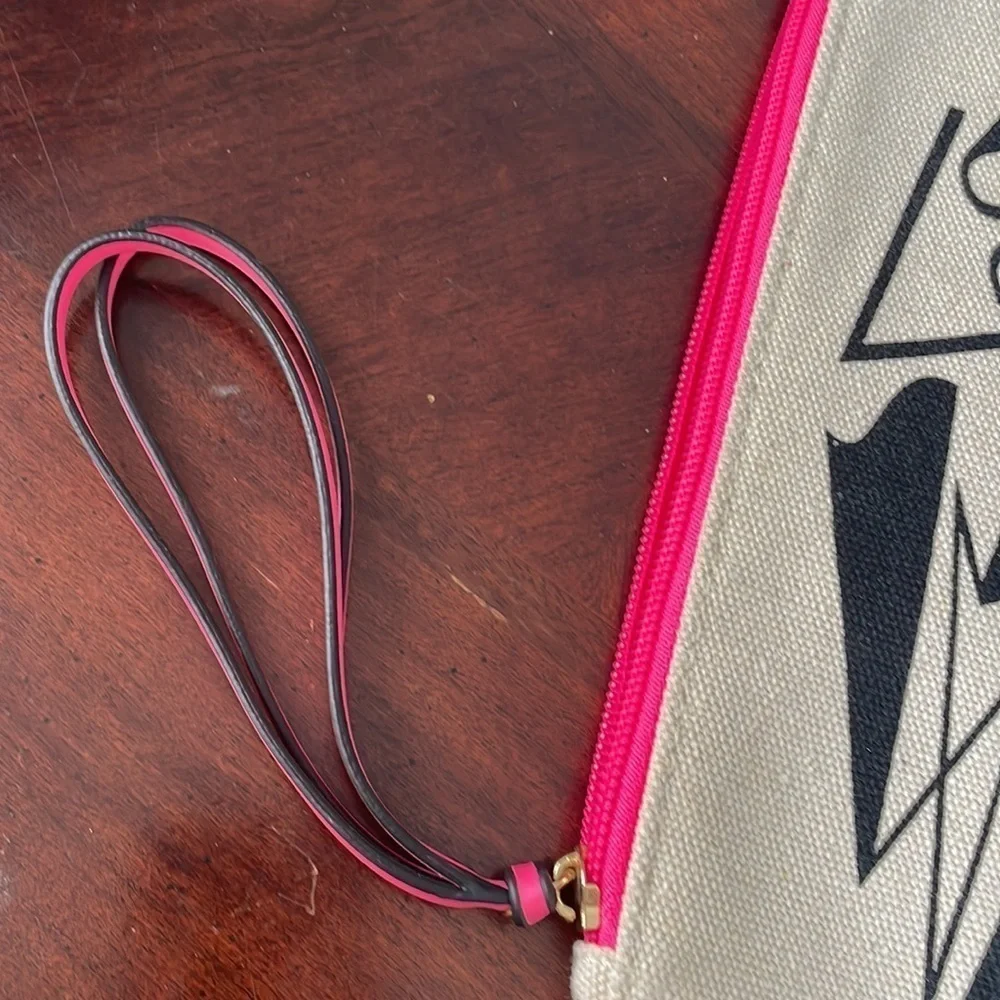 Shisheido pink lined zippered makeup bag New without tags
